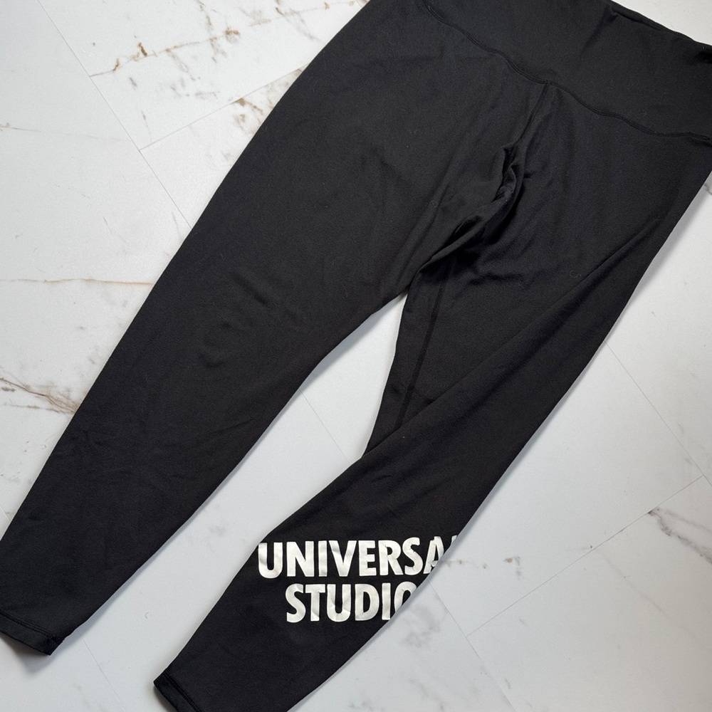 Universal Studios Black White Spellout Leggings Sz L Graphic Theme Park